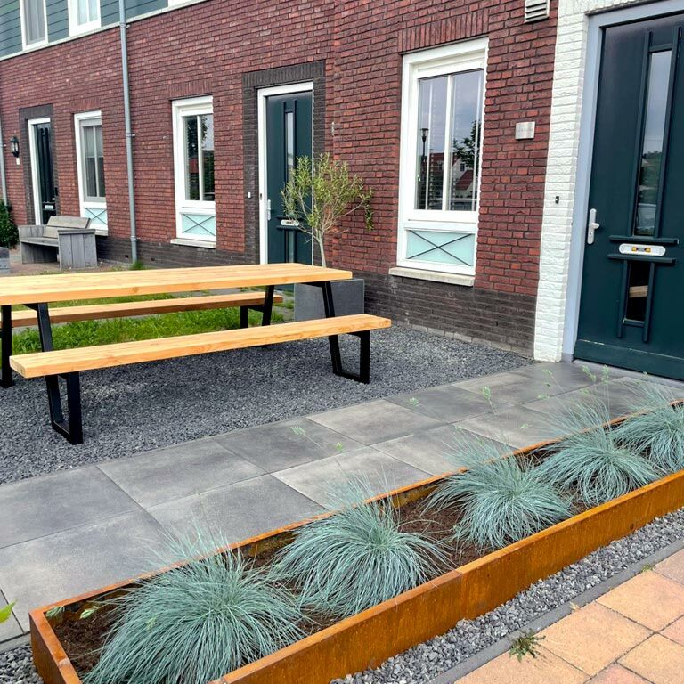 Trädgårdskant i vinkel cortenstål 22 cm (längd 240 cm)