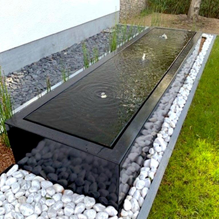 Fontän i aluminium 300 x 80 x 40 cm