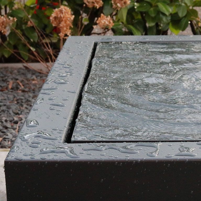 Fontän i aluminium 100 x 100 x 40 cm