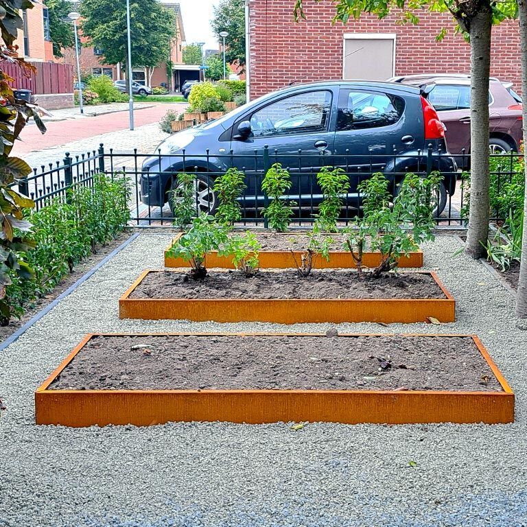 Trädgårdskant i vinkel cortenstål 22 cm (längd 240 cm)