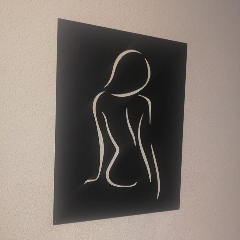 Väggdekoration av metall Kvinna