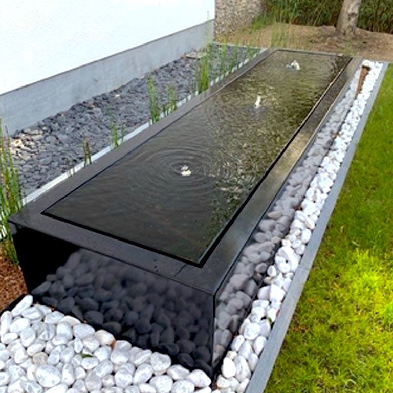 Fontän i aluminium 300 x 80 x 40 cm