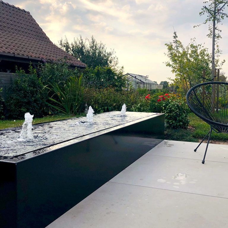 Fontän i aluminium 300 x 80 x 40 cm