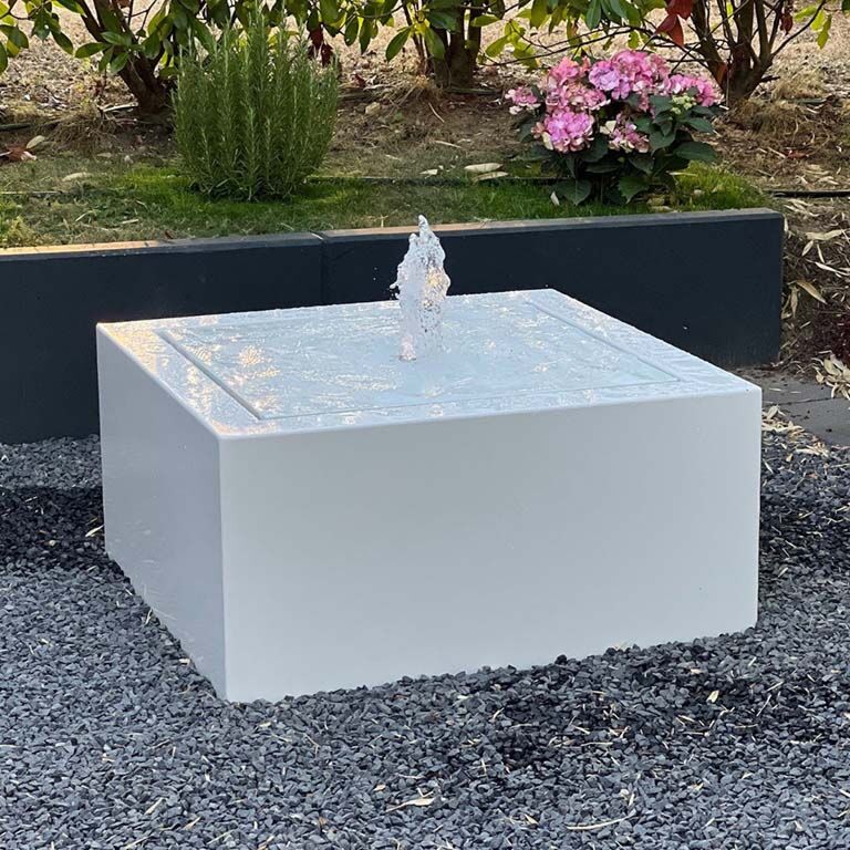 Fontän i aluminium 80 x 80 x 40 cm