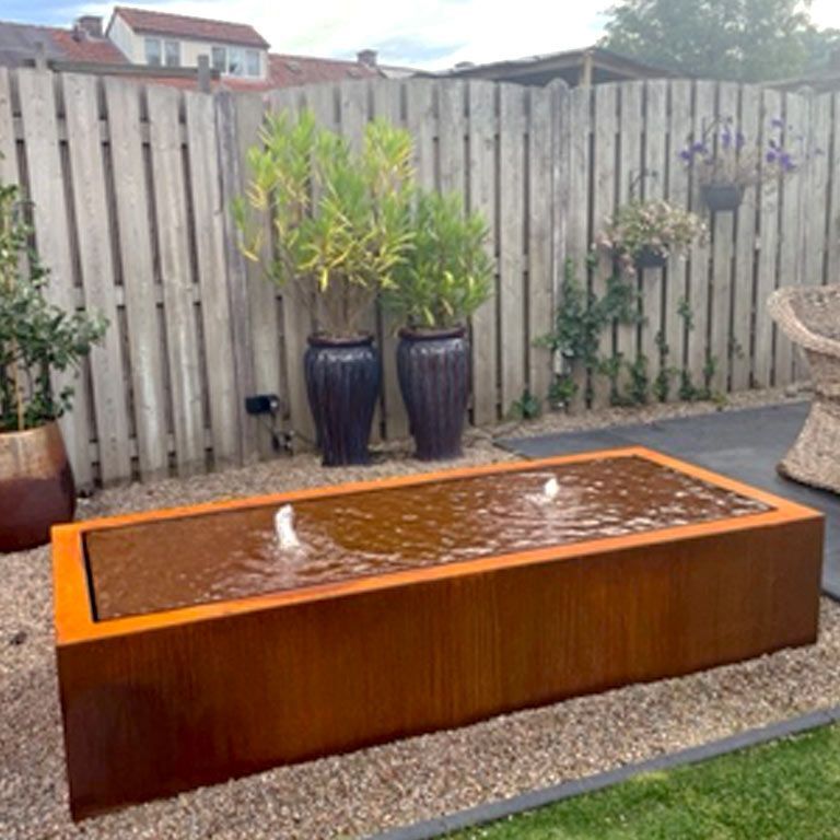Fontän i cortenstål 200 x 80 x 40 cm